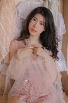 被学生侵犯的ol女教师